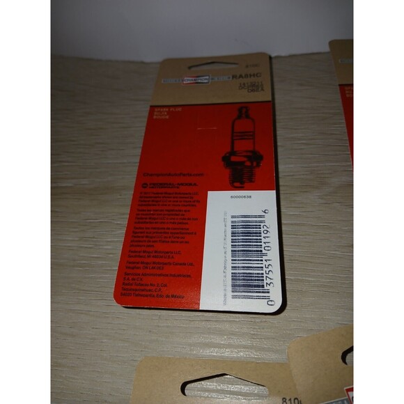 Set Of 8 Champion Spark Plugs 810 RA8HC Single Units 2017 Federal Mogul - Picture 13 of 16